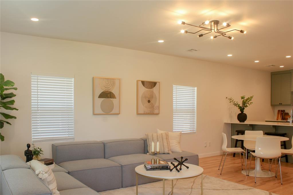 828 Nw 45th Street Property Photo 6