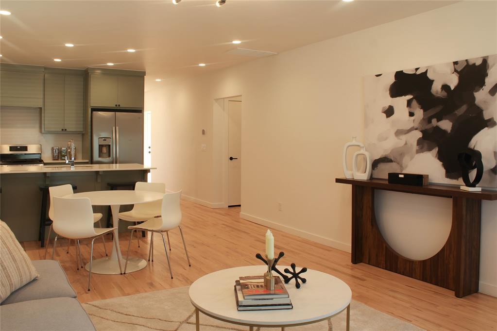 828 Nw 45th Street Property Photo 8