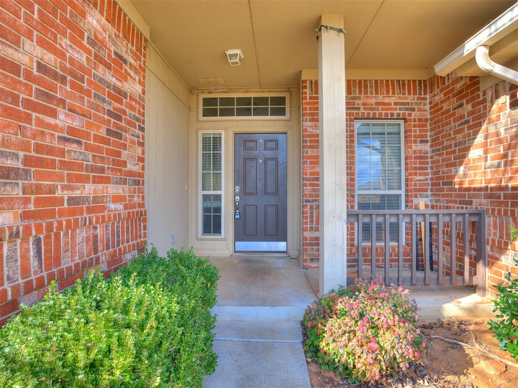 312 Lone Oak Drive Property Photo 8