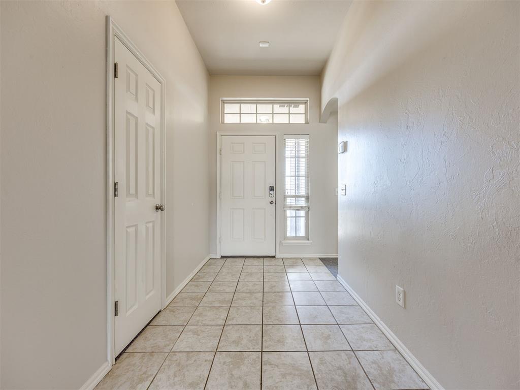 312 Lone Oak Drive Property Photo 9
