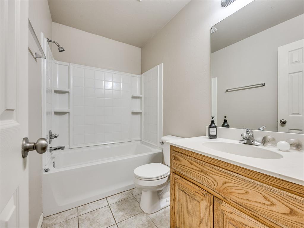 312 Lone Oak Drive Property Photo 10