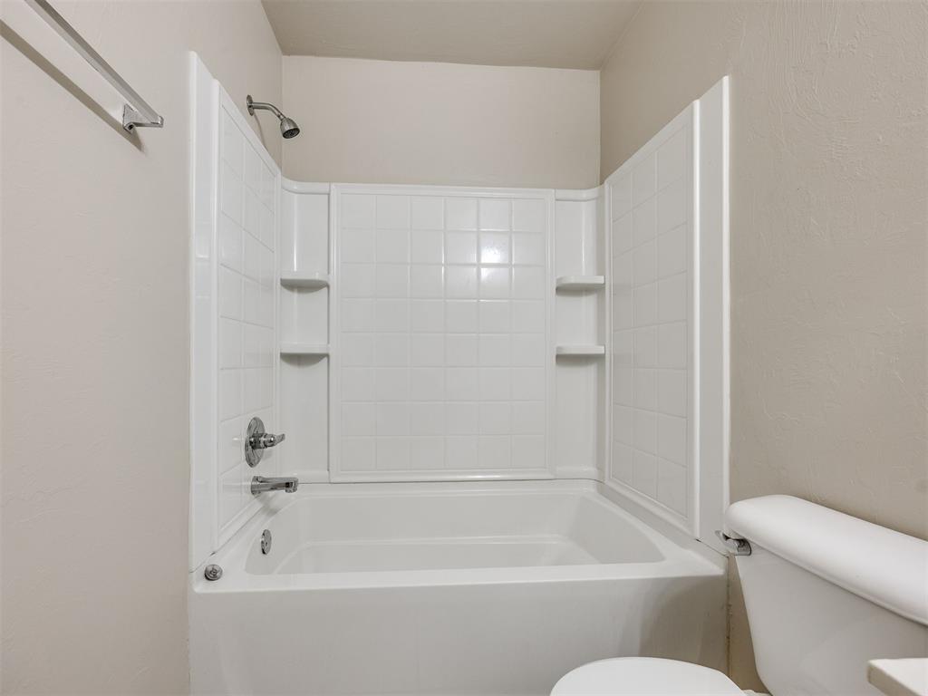 312 Lone Oak Drive Property Photo 11