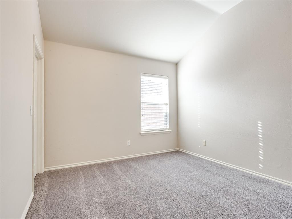 312 Lone Oak Drive Property Photo 14