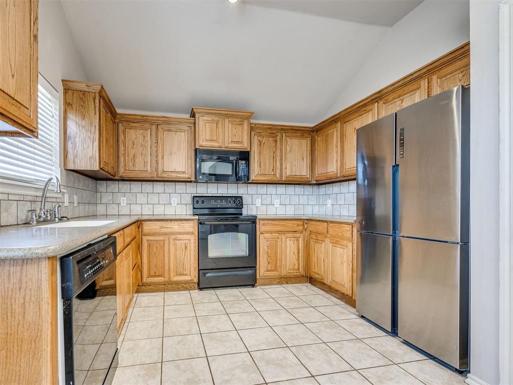 312 Lone Oak Drive Property Photo 25