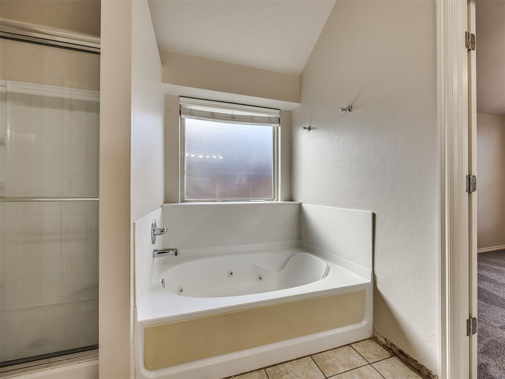 312 Lone Oak Drive Property Photo 38