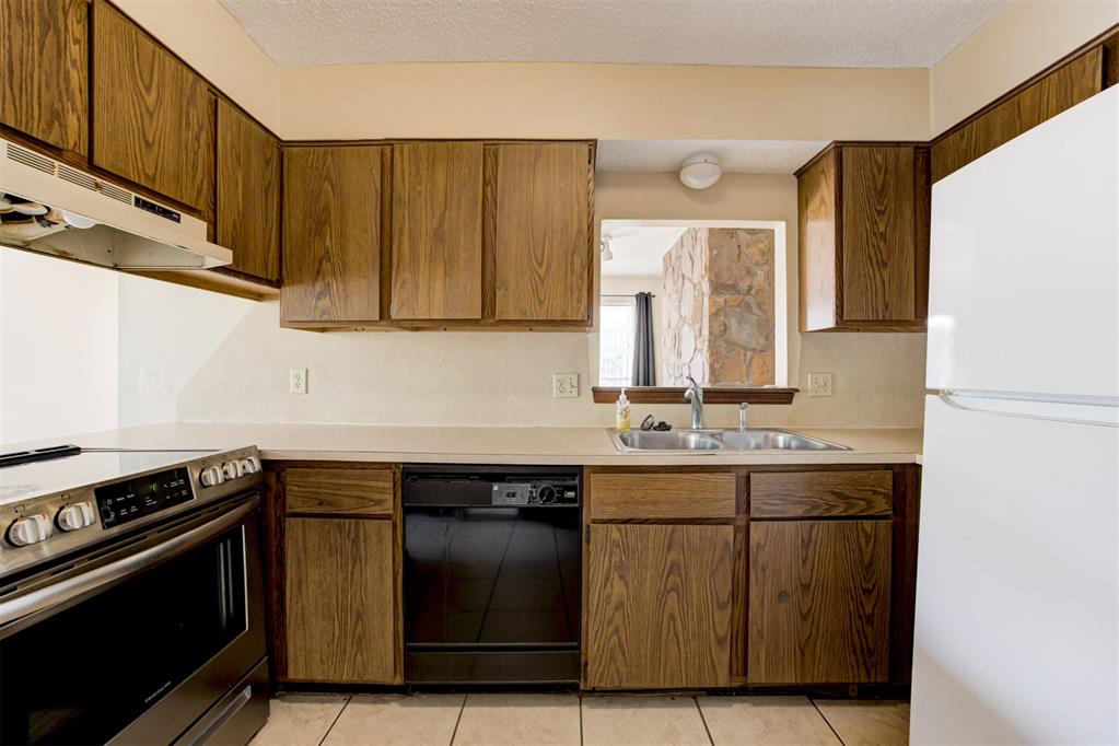 6000 W Hefner Road Property Photo 10