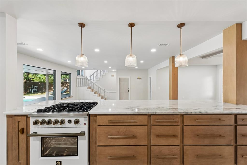 4705 Seabrook Court Property Photo 12