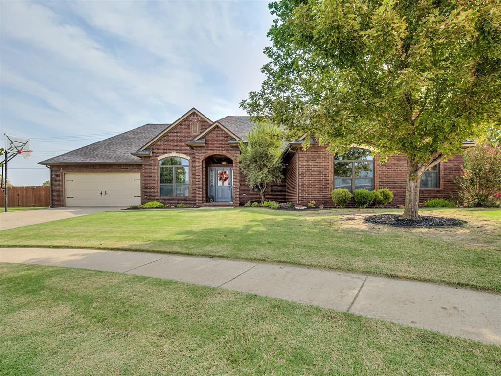1407 Fairfax Lane Property Photo 2