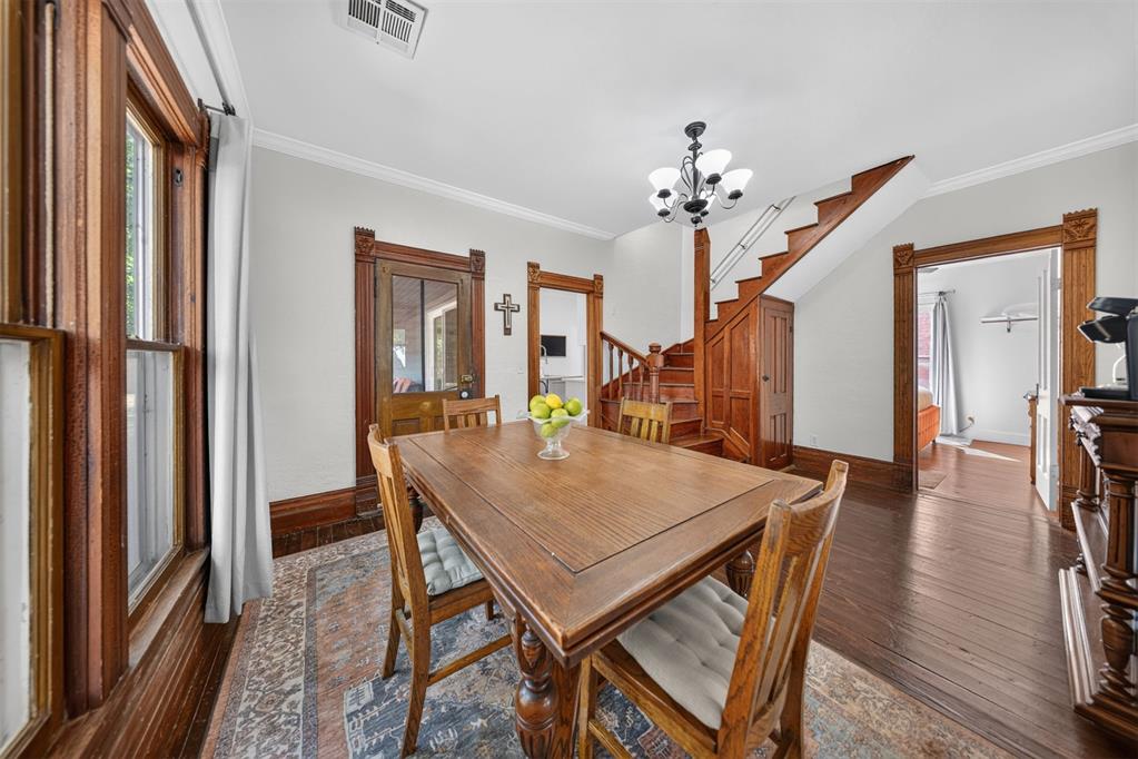 1109 S Main Street Property Photo 3
