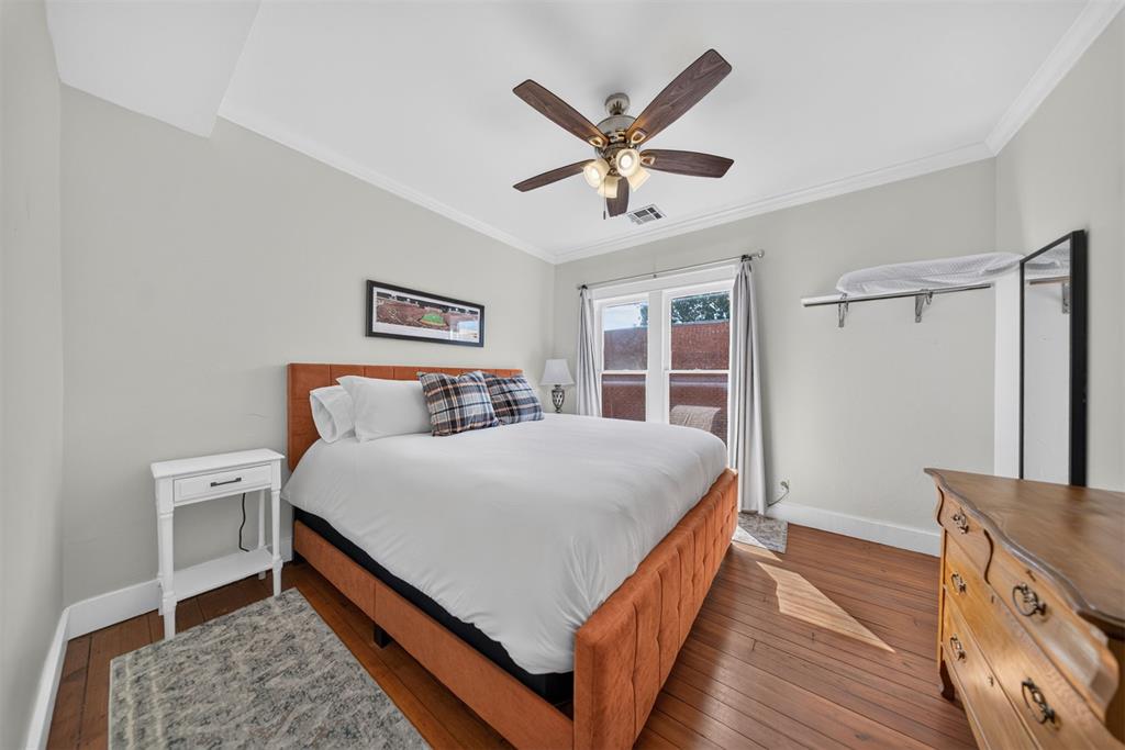 1109 S Main Street Property Photo 7