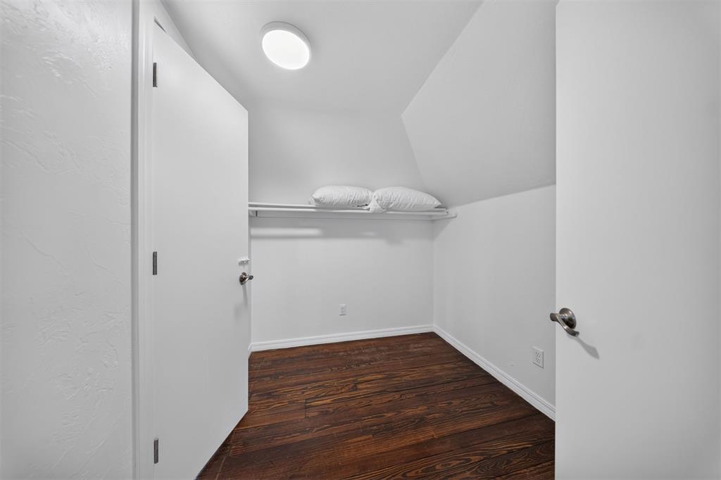 1109 S Main Street Property Photo 23