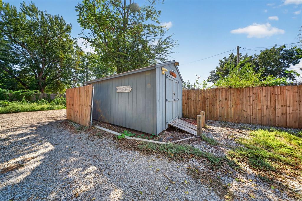 1109 S Main Street Property Photo 33