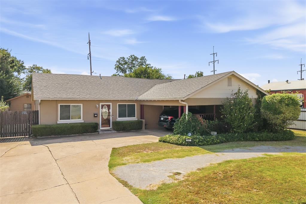 221 S Walnut Street Property Photo 2