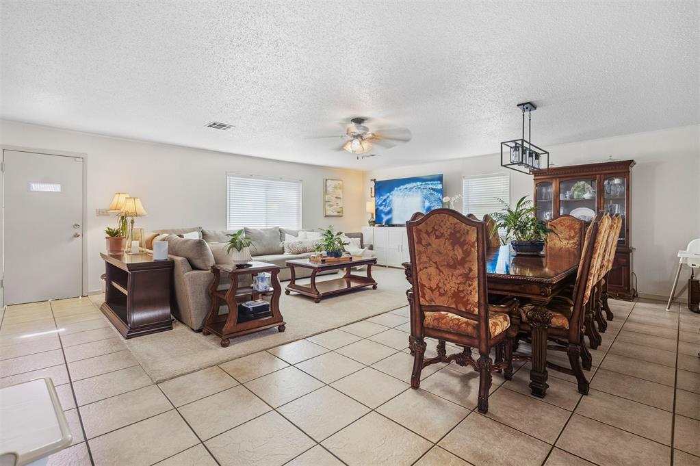 221 S Walnut Street Property Photo 5