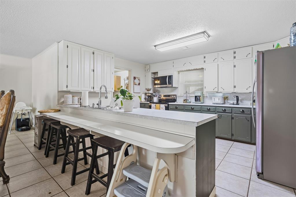 221 S Walnut Street Property Photo 10