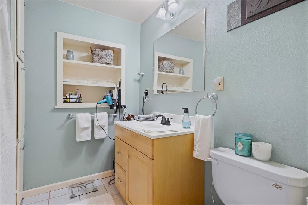 221 S Walnut Street Property Photo 17