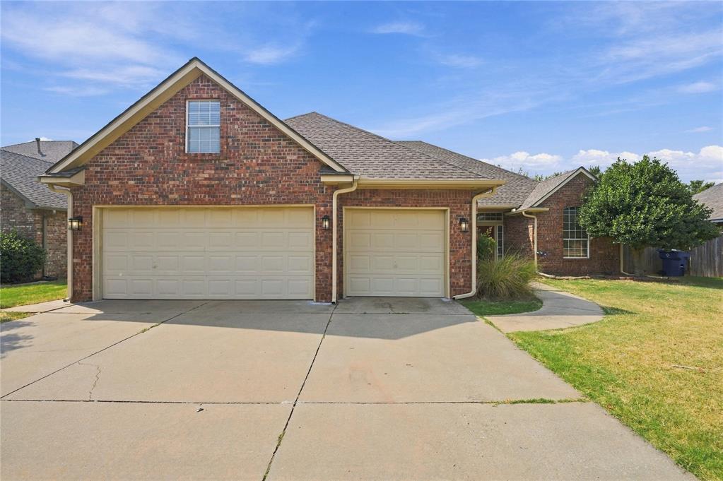 21633 Long Trail Property Photo 1