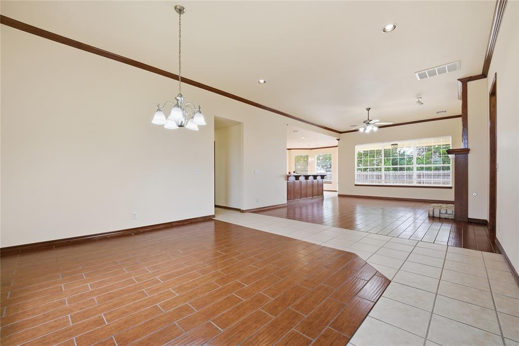 21633 Long Trail Property Photo 6