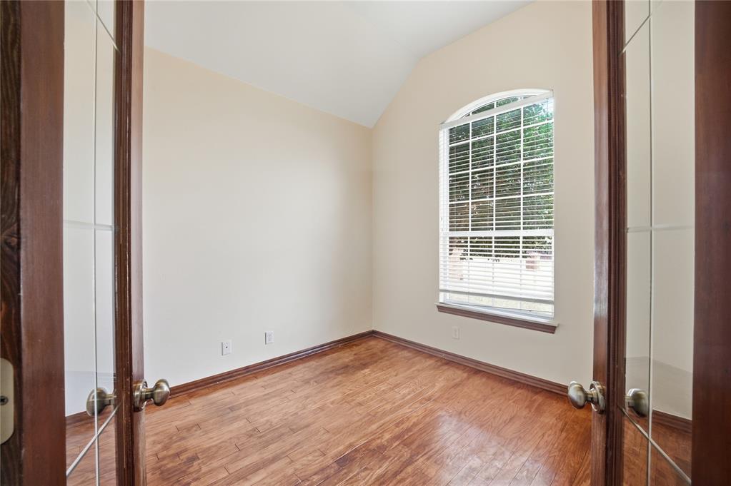 21633 Long Trail Property Photo 8
