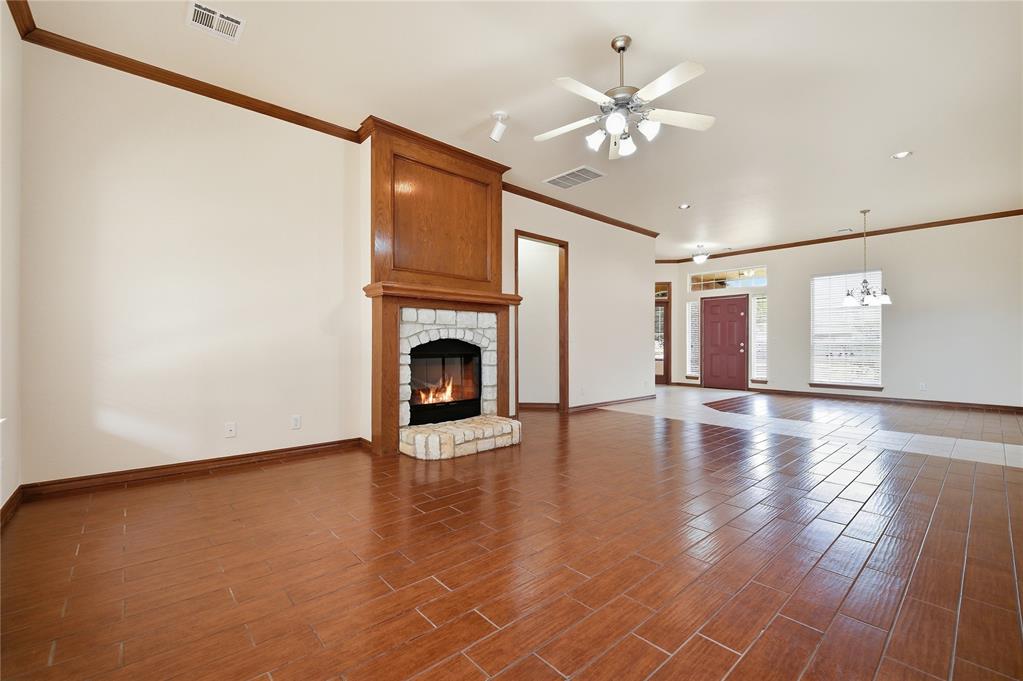 21633 Long Trail Property Photo 12