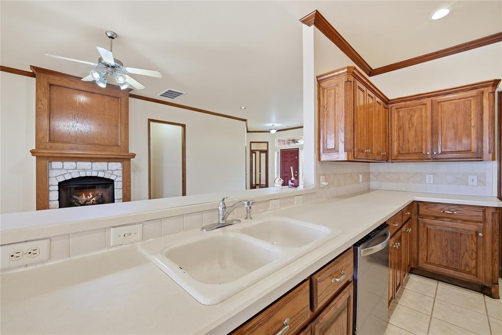 21633 Long Trail Property Photo 14