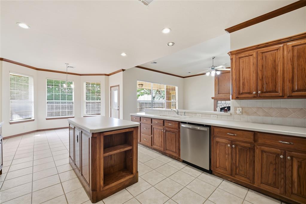 21633 Long Trail Property Photo 18