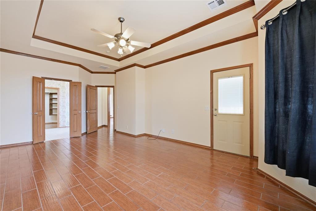 21633 Long Trail Property Photo 20