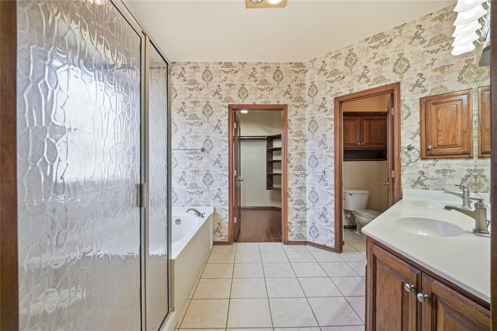 21633 Long Trail Property Photo 22