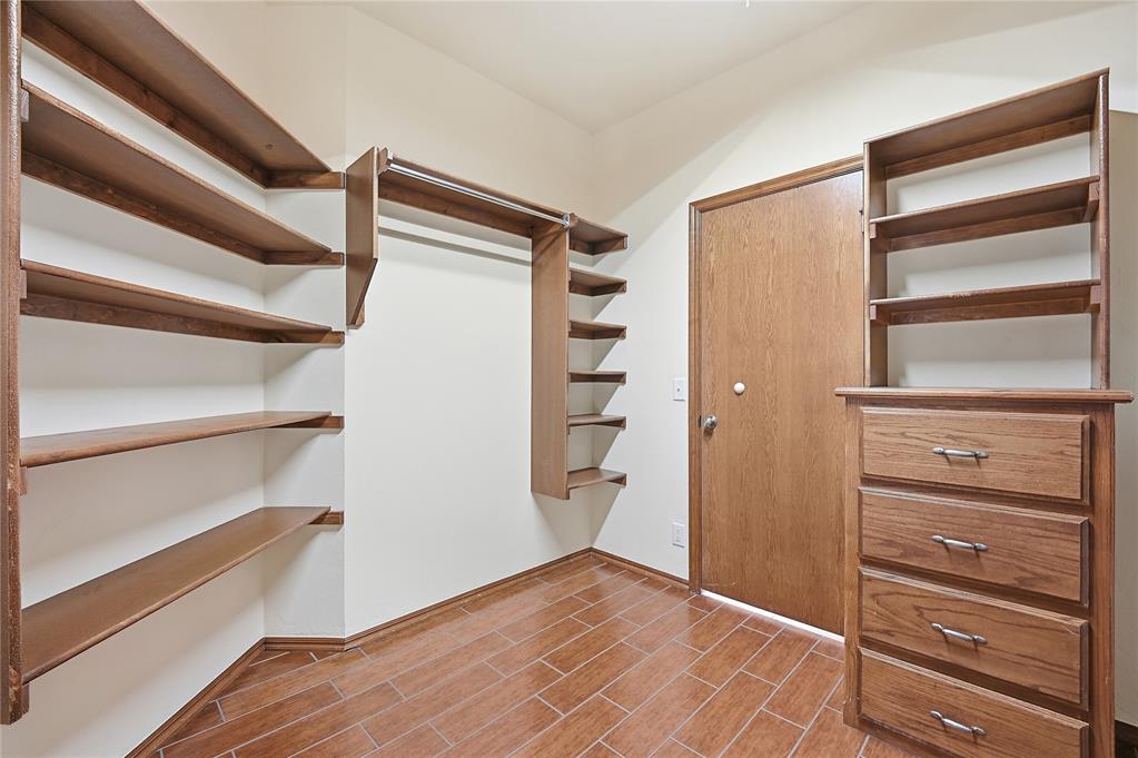 21633 Long Trail Property Photo 24