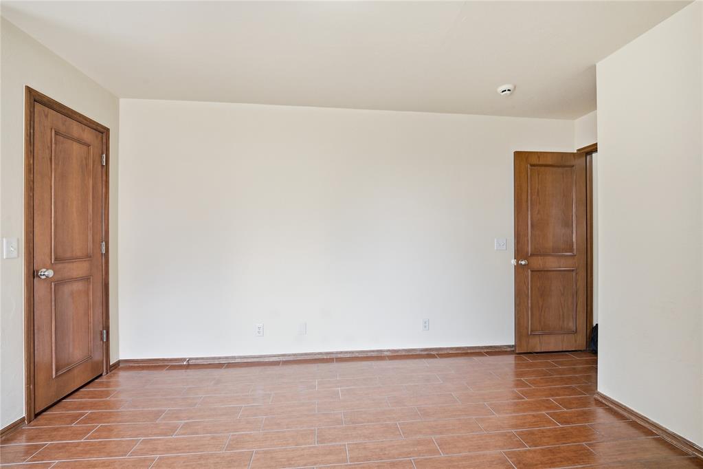21633 Long Trail Property Photo 27