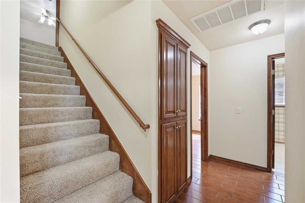 21633 Long Trail Property Photo 28