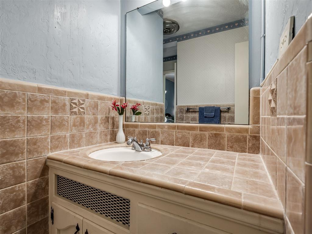 6421 N Libby Avenue Property Photo 25