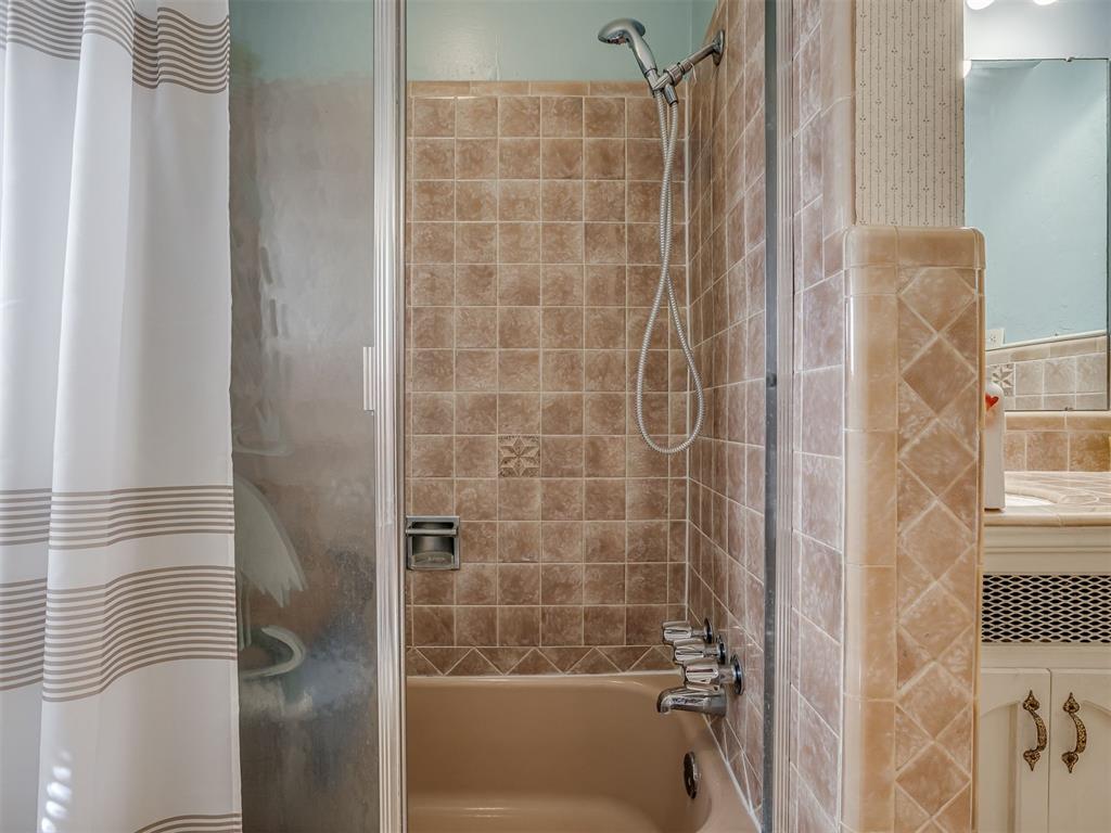 6421 N Libby Avenue Property Photo 27