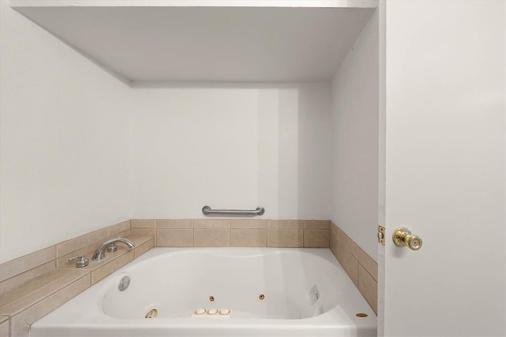 23061 County Road 1377 Property Photo 23