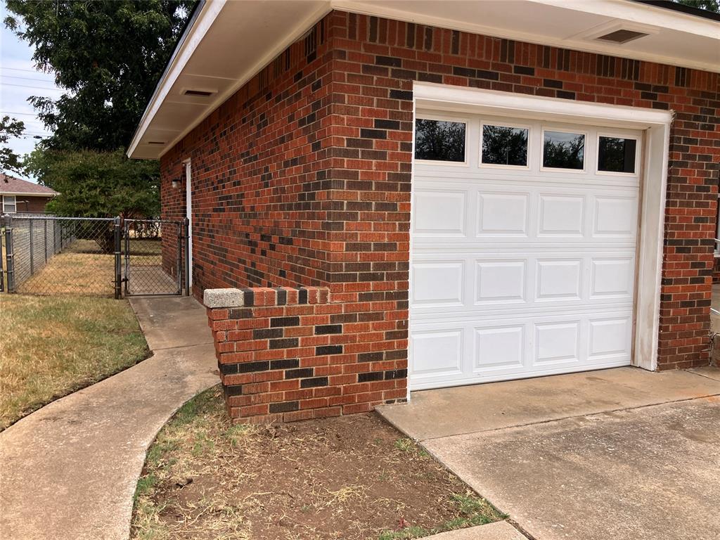 825 E Bouse Drive Property Photo 3