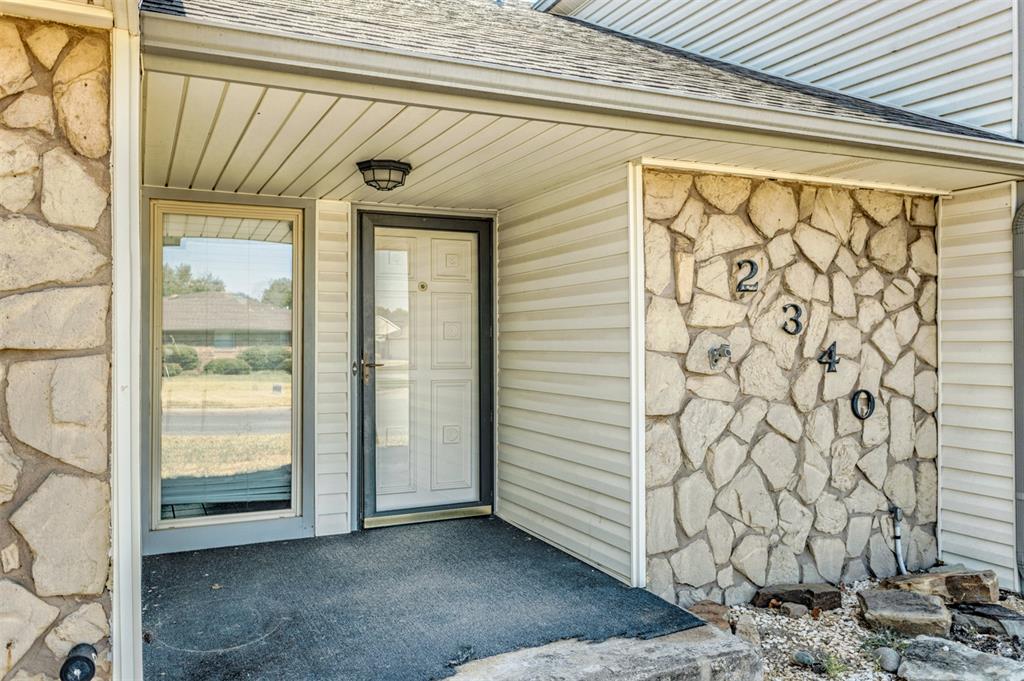 2340 Shadowlake Drive Property Photo 2