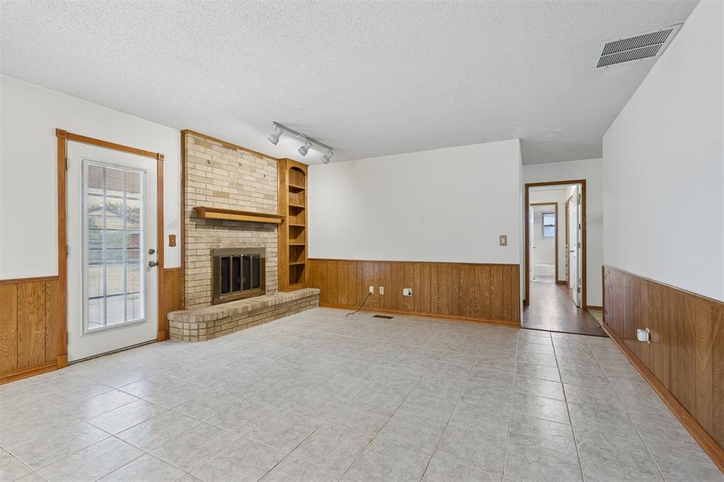3620 N Ridgewood Drive Property Photo 6