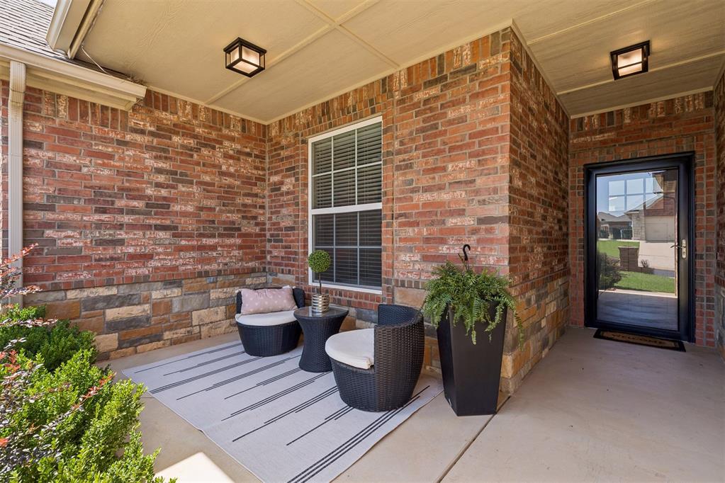 617 Spavinaw Lane Property Photo 2