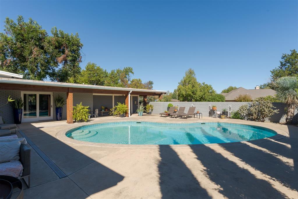 3812 Nw 69th Street Property Photo 9