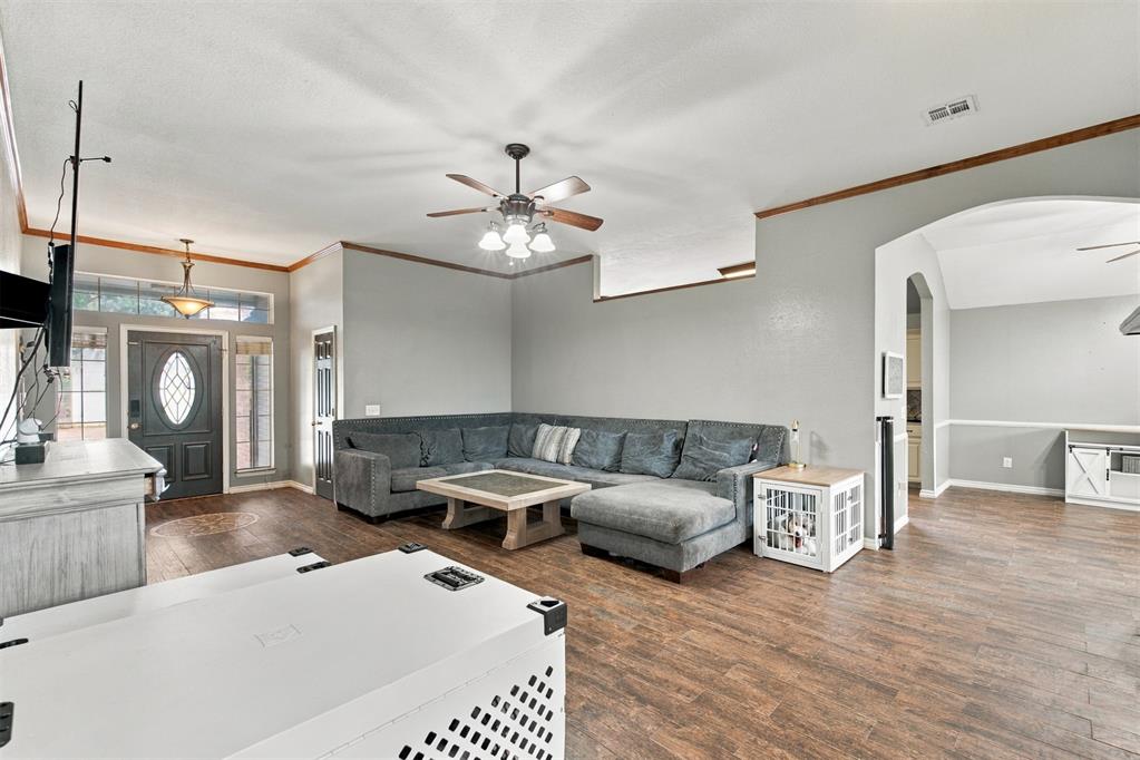 309 Winston Drive Property Photo 4