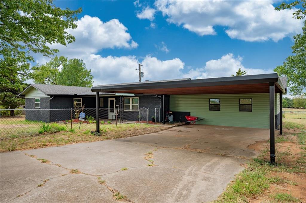 329131 E Lincoln Street Property Photo 3