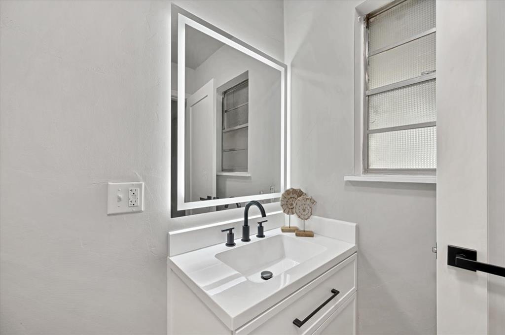 329131 E Lincoln Street Property Photo 50