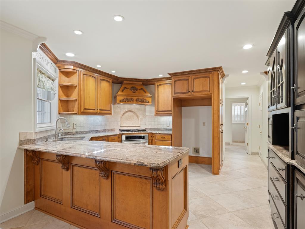 6004 Muirfield Drive Property Photo 13