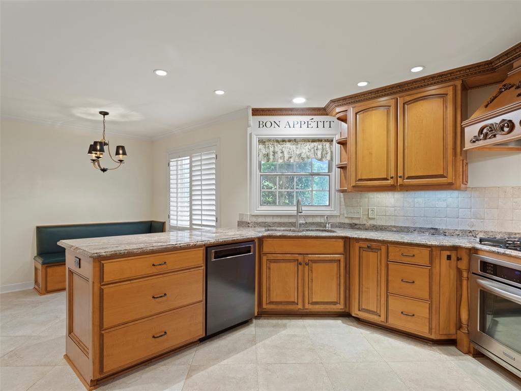 6004 Muirfield Drive Property Photo 14