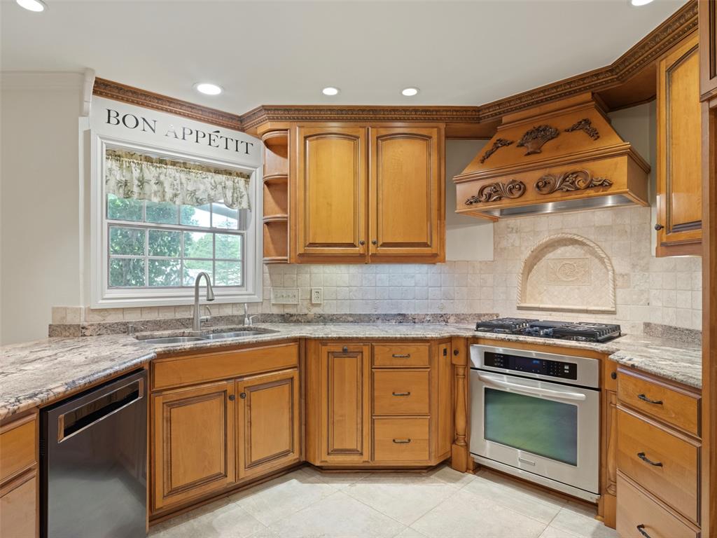 6004 Muirfield Drive Property Photo 15
