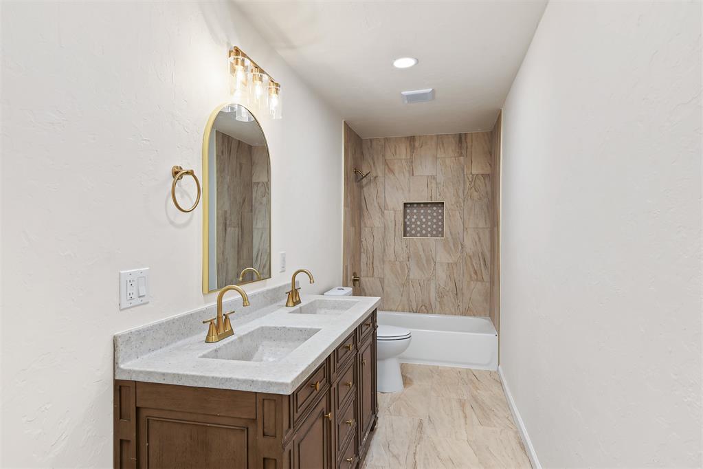 103 Oak Street Property Photo 13