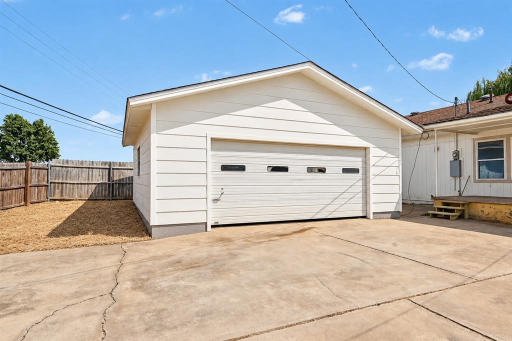 103 Oak Street Property Photo 18