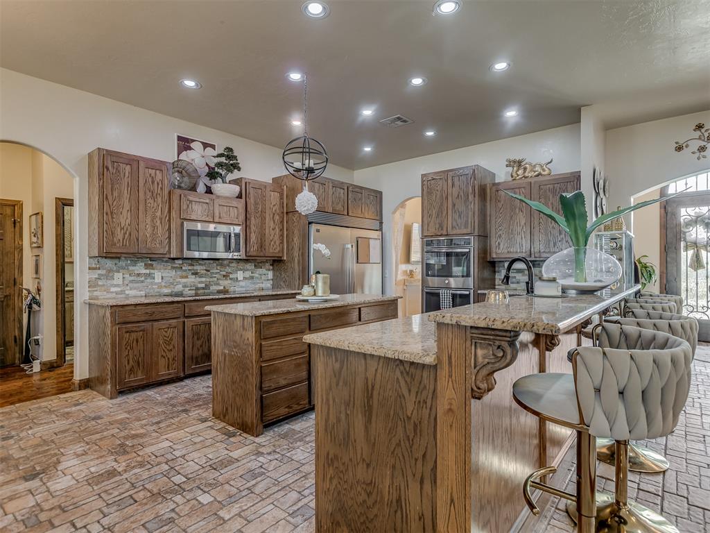 13630 S Kelly Avenue Property Photo 8