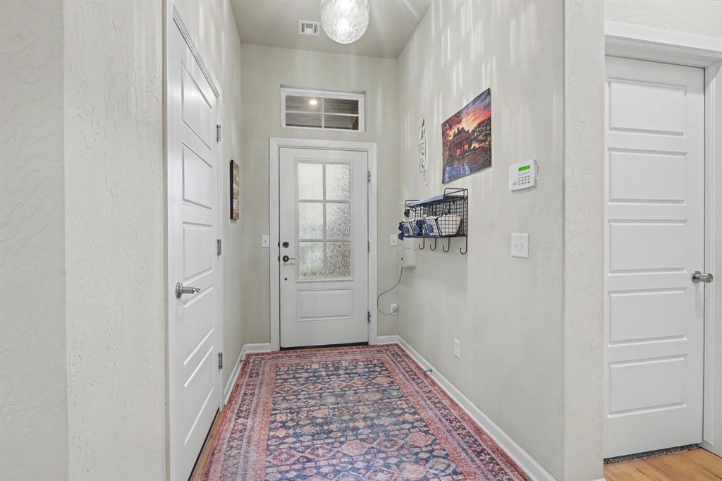14712 Frankston Drive Property Photo 4