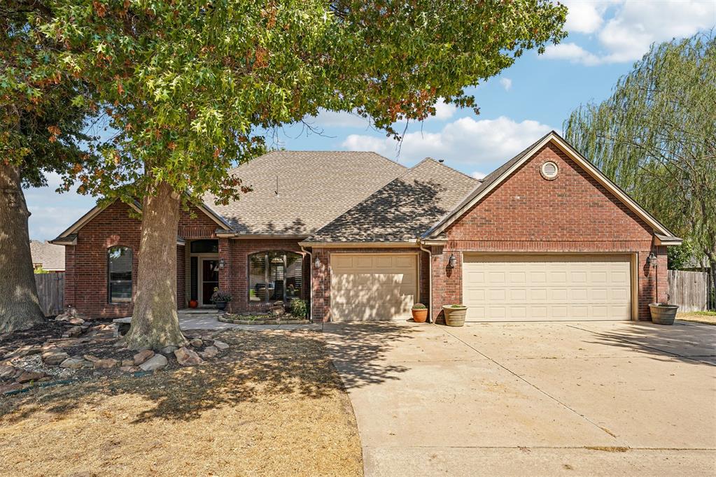11500 S Ross Avenue Property Photo 2